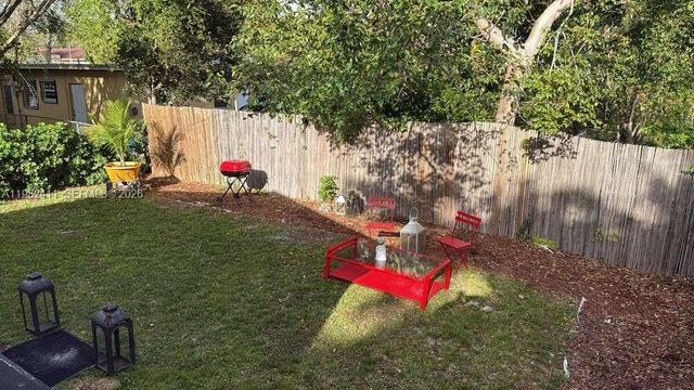 590 NW 131st St, North Miami, FL 33168