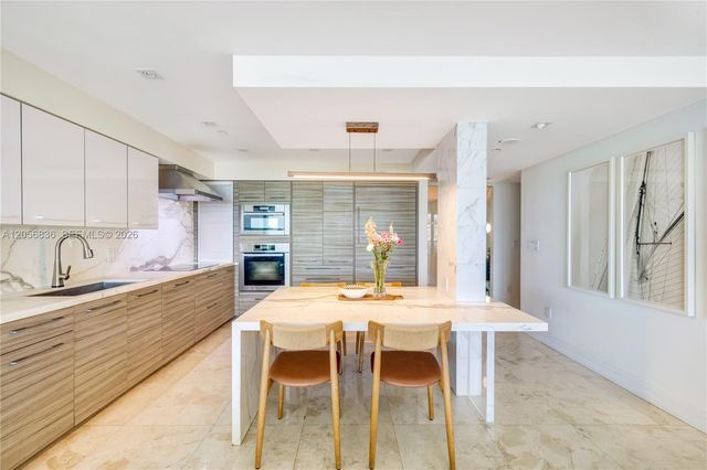 1455 Ocean Dr 703, Miami Beach, FL 33139