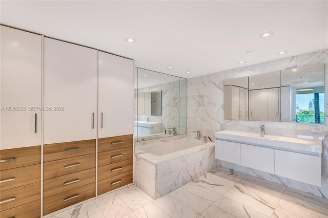 1455 Ocean Dr 703, Miami Beach, FL 33139