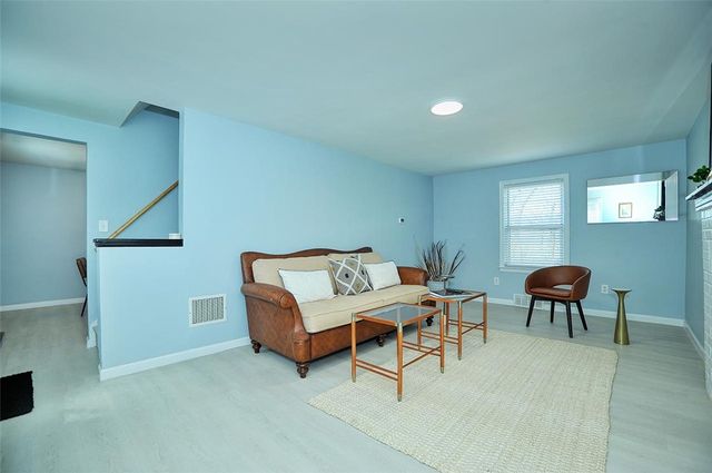 2131 Lindsay Road ROAD, Blackridge, PA 15221