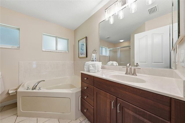 535 E PLYMOUTH AVENUE, Deland, FL 32724