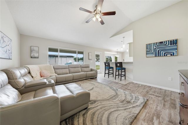 535 E PLYMOUTH AVENUE, Deland, FL 32724