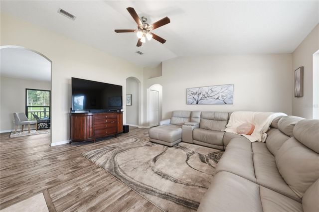 535 E PLYMOUTH AVENUE, Deland, FL 32724