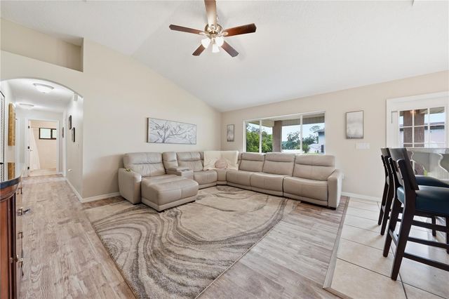 535 E PLYMOUTH AVENUE, Deland, FL 32724