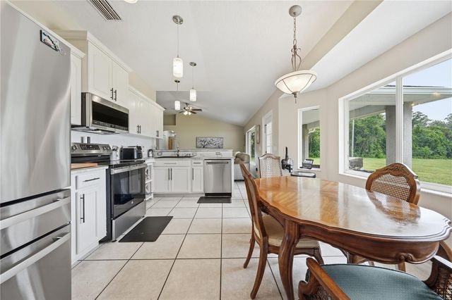 535 E PLYMOUTH AVENUE, Deland, FL 32724