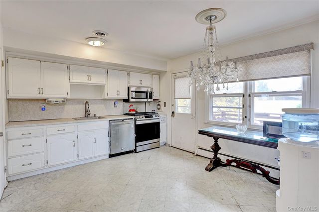 15 Stubbe Drive, Stony Point, NY 10980