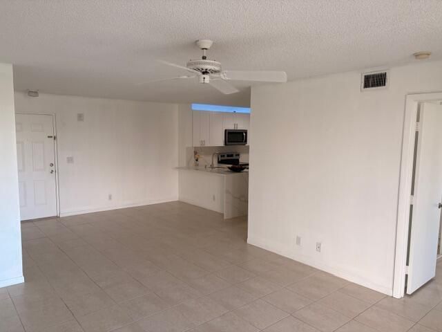 5661 Riverside Drive 203b7, Coral Springs, FL 33067