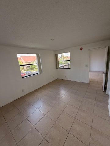 5661 Riverside Drive 203b7, Coral Springs, FL 33067