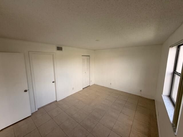 5661 Riverside Drive 203b7, Coral Springs, FL 33067