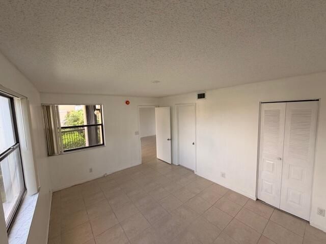 5661 Riverside Drive 203b7, Coral Springs, FL 33067