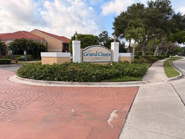 5661 Riverside Drive 203b7, Coral Springs, FL 33067