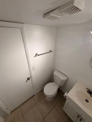 5661 Riverside Drive 203b7, Coral Springs, FL 33067