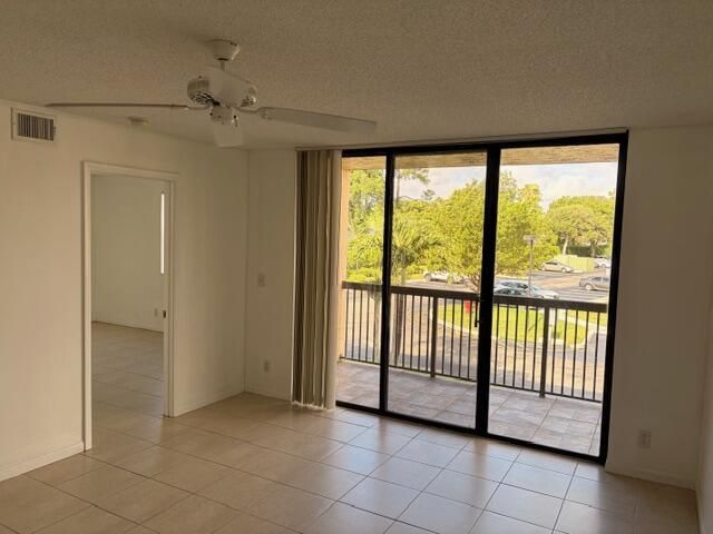 5661 Riverside Drive 203b7, Coral Springs, FL 33067