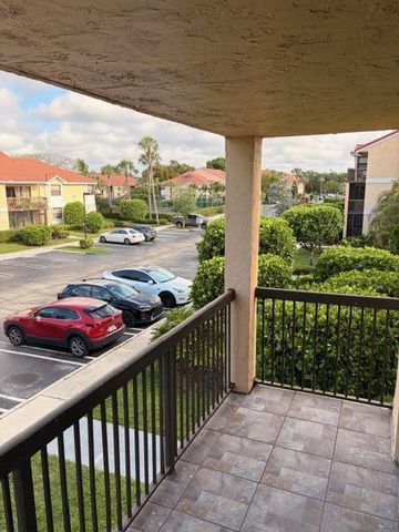 5661 Riverside Drive 203b7, Coral Springs, FL 33067