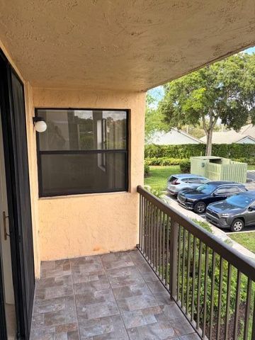 5661 Riverside Drive 203b7, Coral Springs, FL 33067