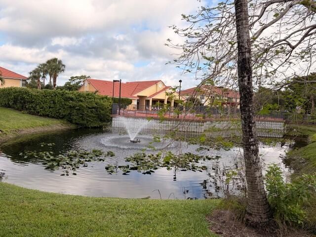 5661 Riverside Drive 203b7, Coral Springs, FL 33067