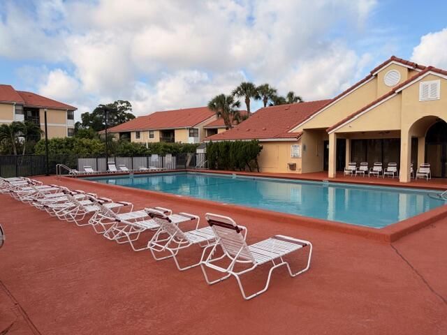 5661 Riverside Drive 203b7, Coral Springs, FL 33067