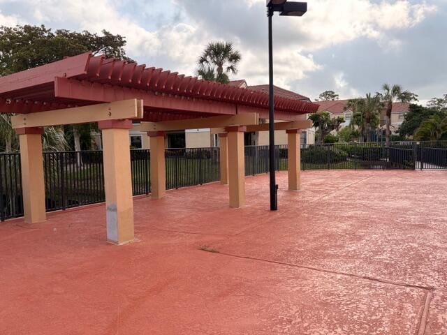 5661 Riverside Drive 203b7, Coral Springs, FL 33067