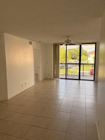 5661 Riverside Drive 203b7, Coral Springs, FL 33067