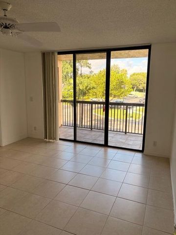 5661 Riverside Drive 203b7, Coral Springs, FL 33067