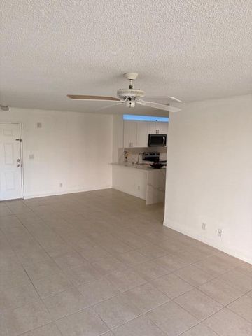 5661 Riverside Drive 203b7, Coral Springs, FL 33067