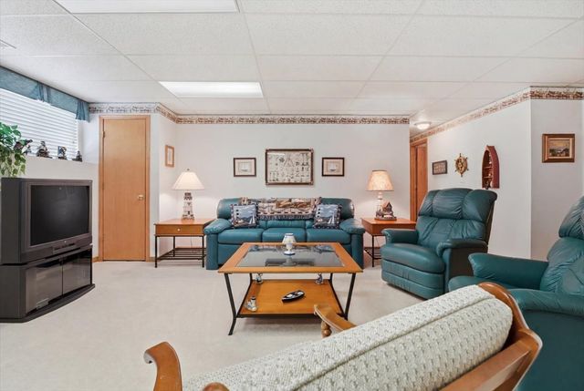 2746 N Augusta Drive, Wadsworth, IL 60083
