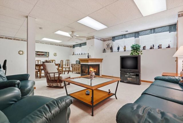 2746 N Augusta Drive, Wadsworth, IL 60083
