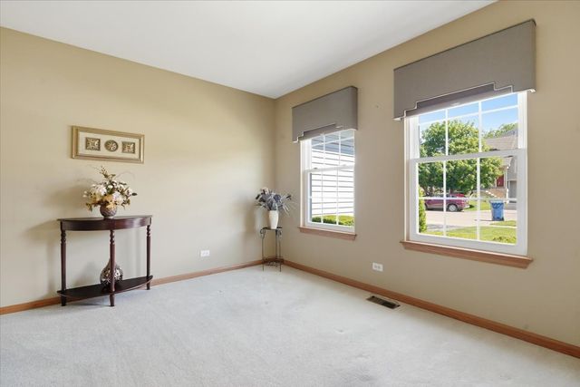 2746 N Augusta Drive, Wadsworth, IL 60083
