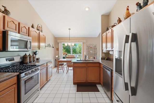 2746 N Augusta Drive, Wadsworth, IL 60083