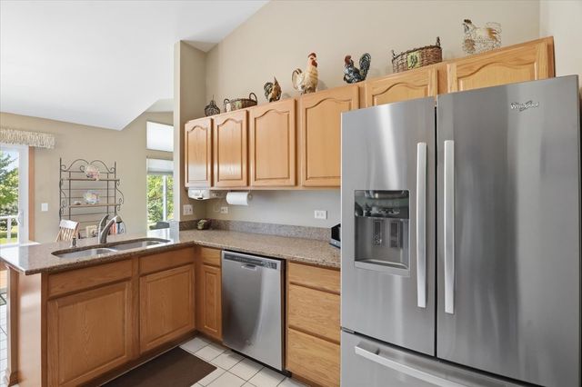 2746 N Augusta Drive, Wadsworth, IL 60083