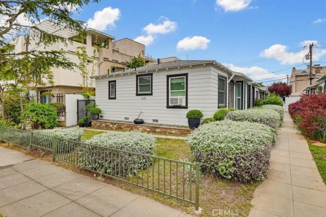 1222 23rd, Santa Monica, CA 90404