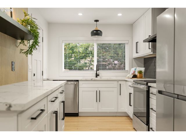 6411 Ne 32ND Pl, Portland, OR 97211