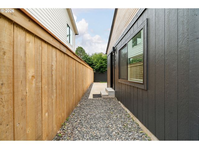 6411 Ne 32ND Pl, Portland, OR 97211