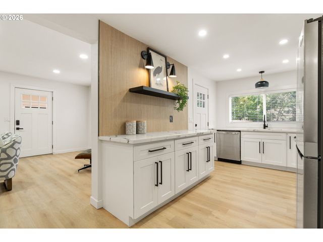 6411 Ne 32ND Pl, Portland, OR 97211