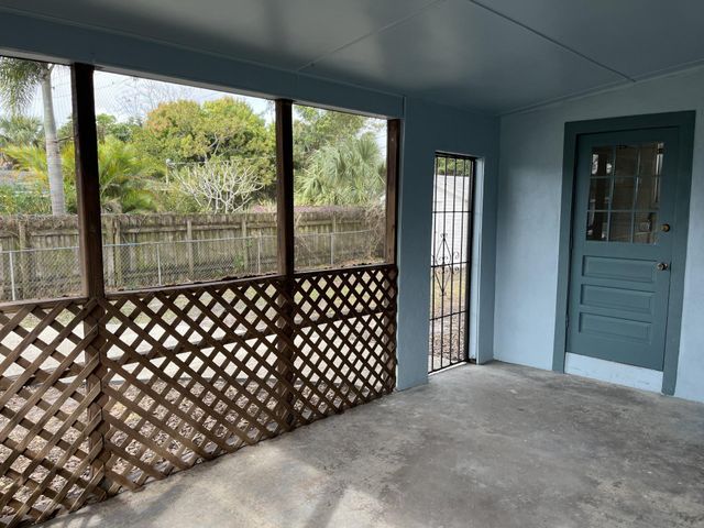 202 Southern Avenue, Fort Pierce, FL 34950