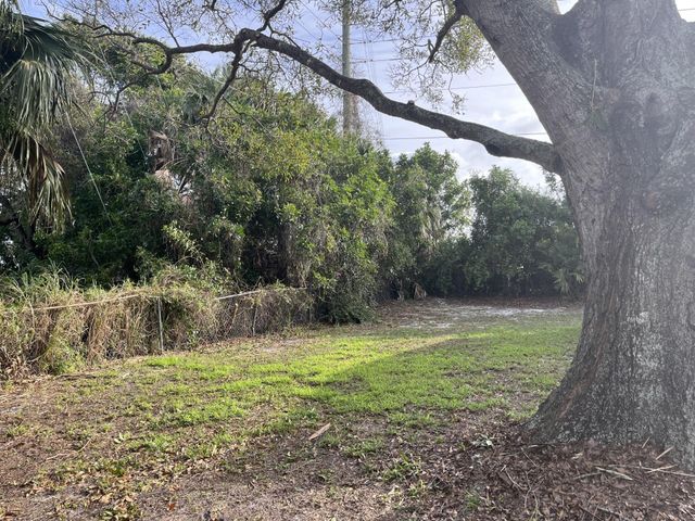 202 Southern Avenue, Fort Pierce, FL 34950