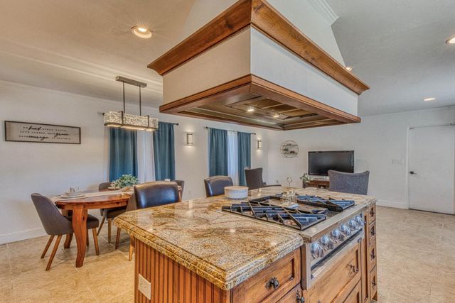 9625 Oracle Oak Place, Salinas, CA 93907