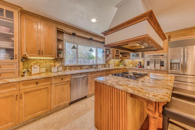 9625 Oracle Oak Place, Salinas, CA 93907