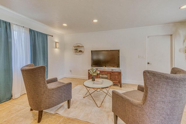 9625 Oracle Oak Place, Salinas, CA 93907
