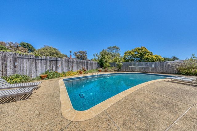 9625 Oracle Oak Place, Salinas, CA 93907