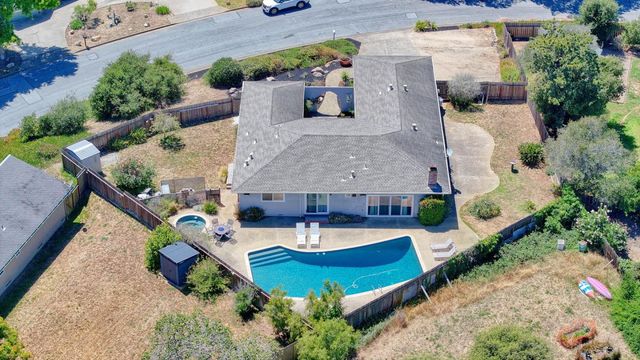 9625 Oracle Oak Place, Salinas, CA 93907