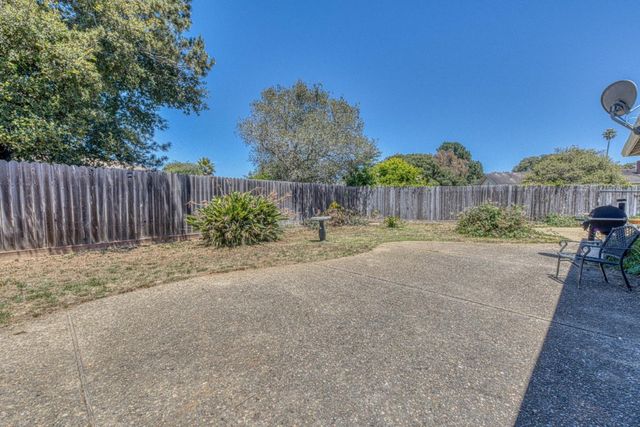 9625 Oracle Oak Place, Salinas, CA 93907
