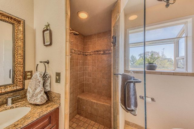 9625 Oracle Oak Place, Salinas, CA 93907