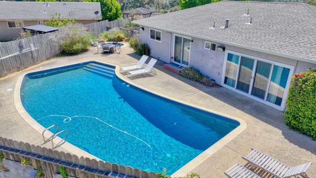 9625 Oracle Oak Place, Salinas, CA 93907