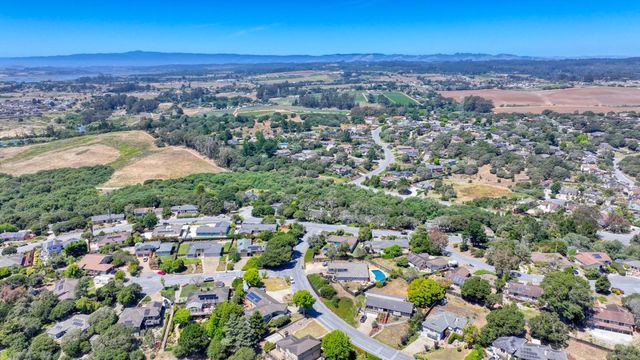 9625 Oracle Oak Place, Salinas, CA 93907