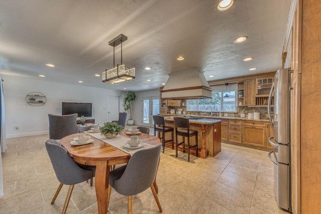 9625 Oracle Oak Place, Salinas, CA 93907