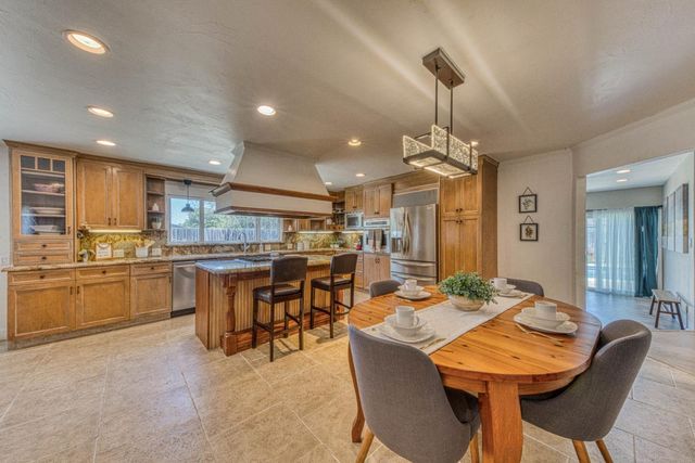 9625 Oracle Oak Place, Salinas, CA 93907