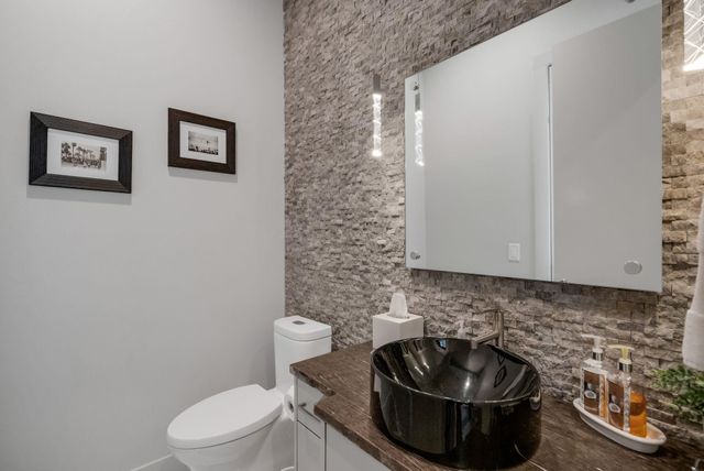 809 Bouldin Ave, Austin, TX 78704