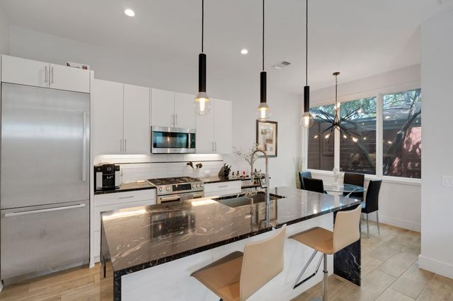 809 Bouldin Ave, Austin, TX 78704