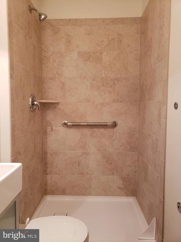 724 HILLCREST DR, Annapolis, MD 21409